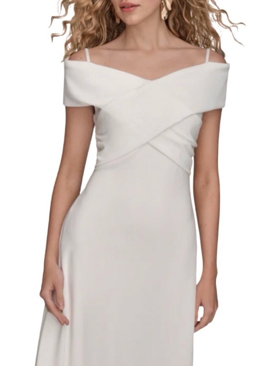 Donna Karan Dresses & Skirts - Donna Karan One-Shoulder White Evening Dress